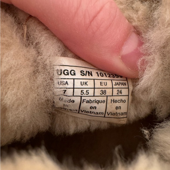 UGG Women's Quincy Boots Size 7 - Picture 10 of 13